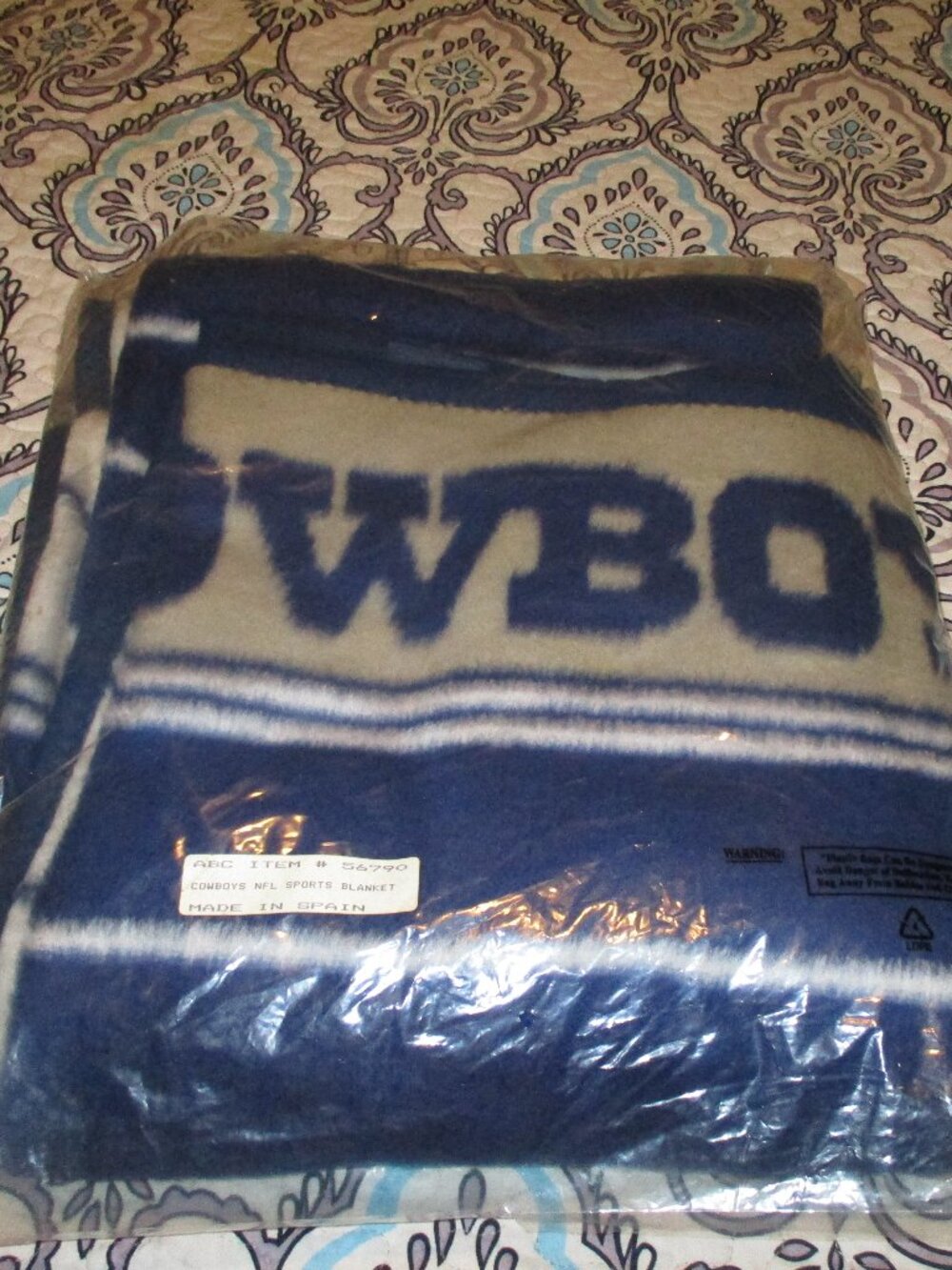 NIP Dallas Cowboys supersize throw Football Field  blanket